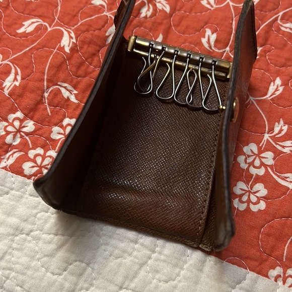 Louis Vuttion key wallet used in fair condition - Picture 6 of 9